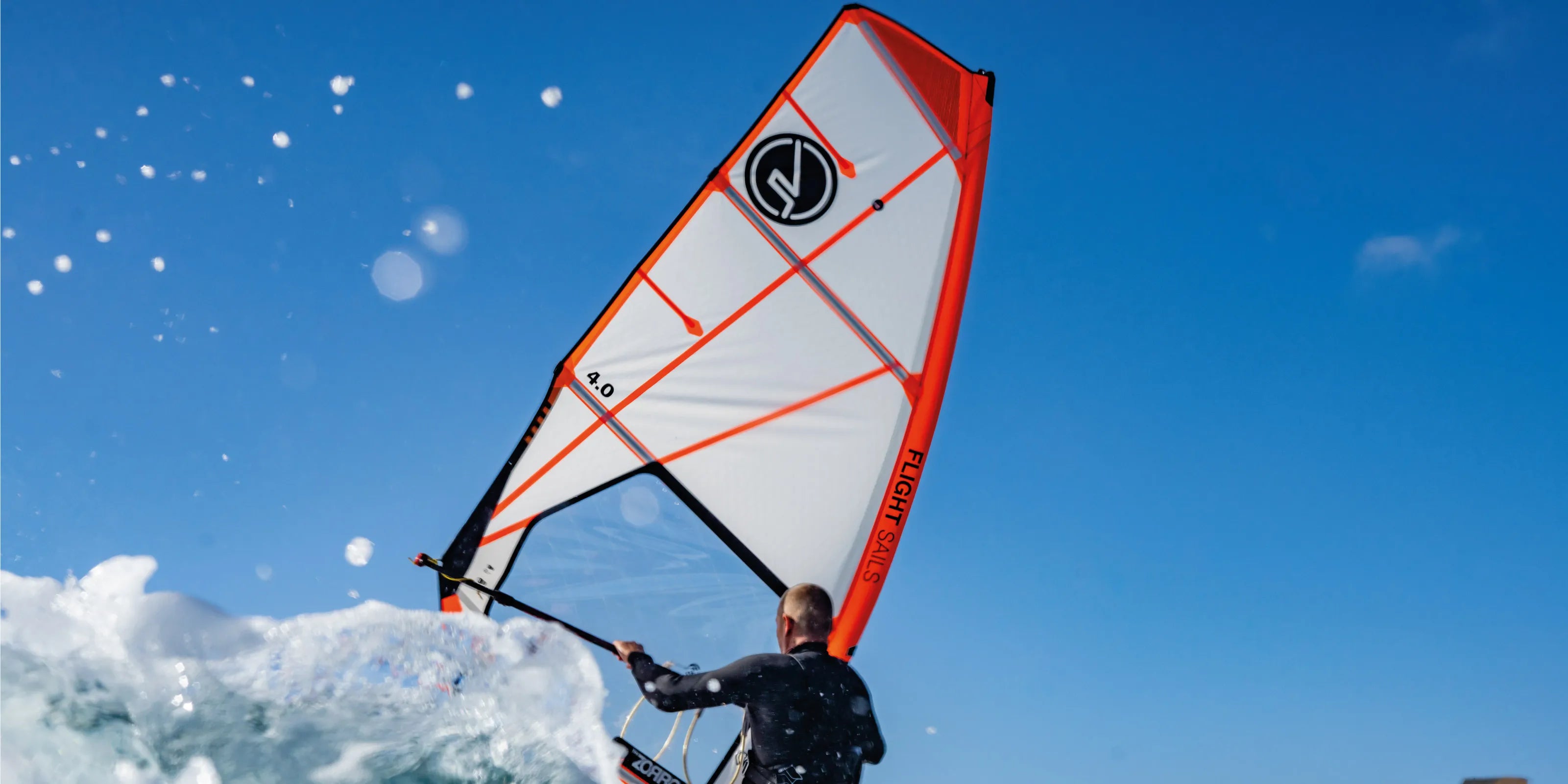 High-performance Zorro windsurf sail with dynamic design for optimal control and efficiency on the wate